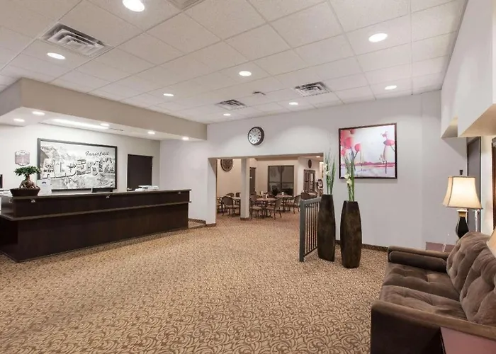 Super 8 By Wyndham Innisfail