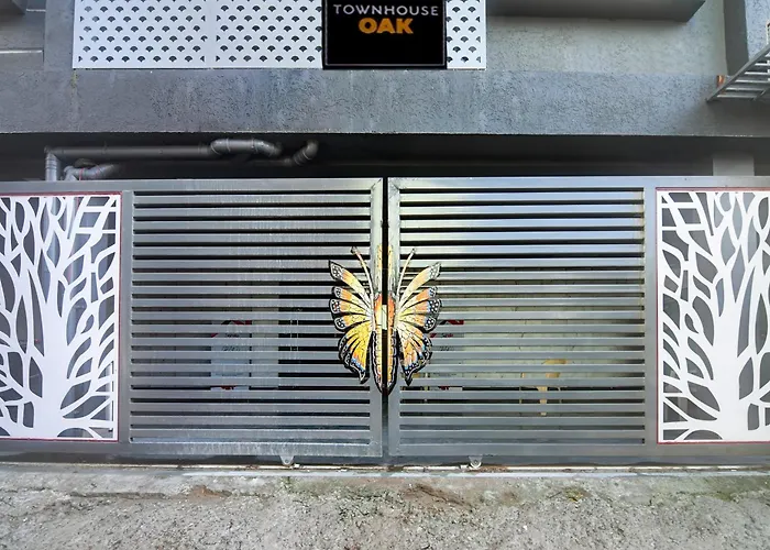 Townhouse Oak Sayhallo Ecstasy