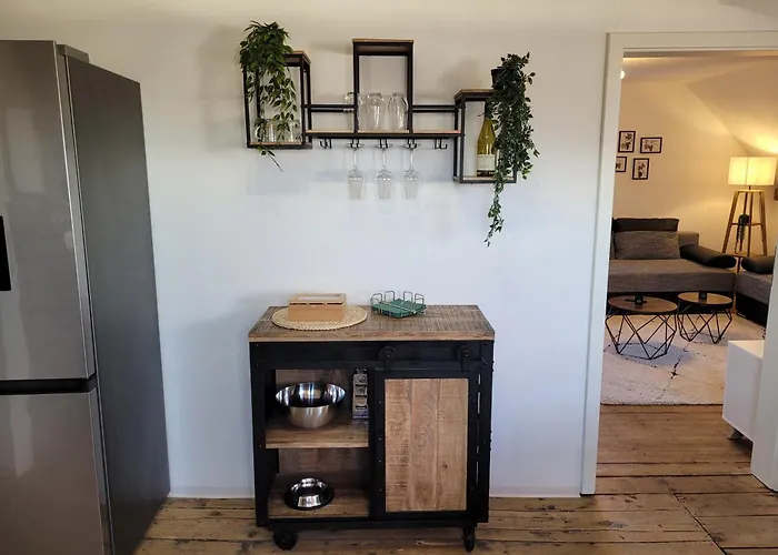 Charmantes Apartment Mit Voll Ausgestatteter Kueche, Kingsize-Betten, Billard & Tischkicker