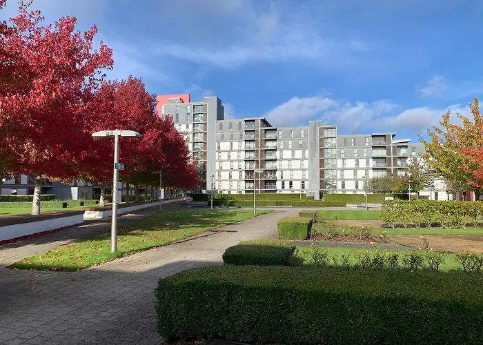 Vizion Suites Milton Keynes - Free Wifi, Netflix Secure, Parking, Fully Furnished & Equipped Apartments