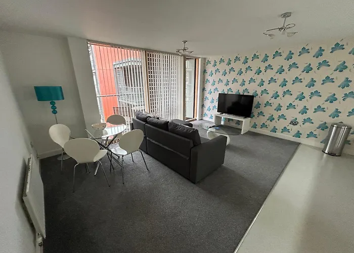 Vizion Suites Milton Keynes - Free Wifi, Netflix Secure, Parking, Fully Furnished & Equipped Apartments