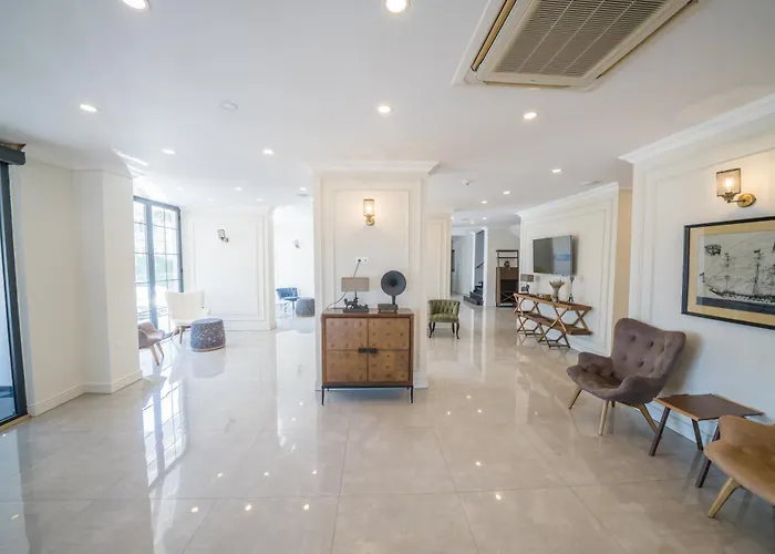 Aurasia Beach Hotel