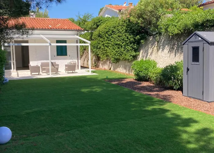 Villetta Trilocale Con Piscina E Spiaggia Incluse Taunus Vacanze Cod 454