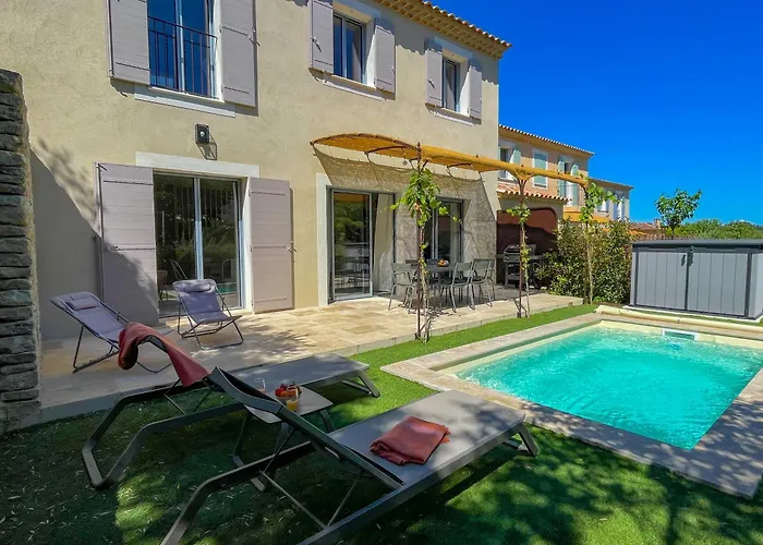 Villa Lisette, Un Meuble De Tourisme 3 Etoiles Au Coeur De Goult