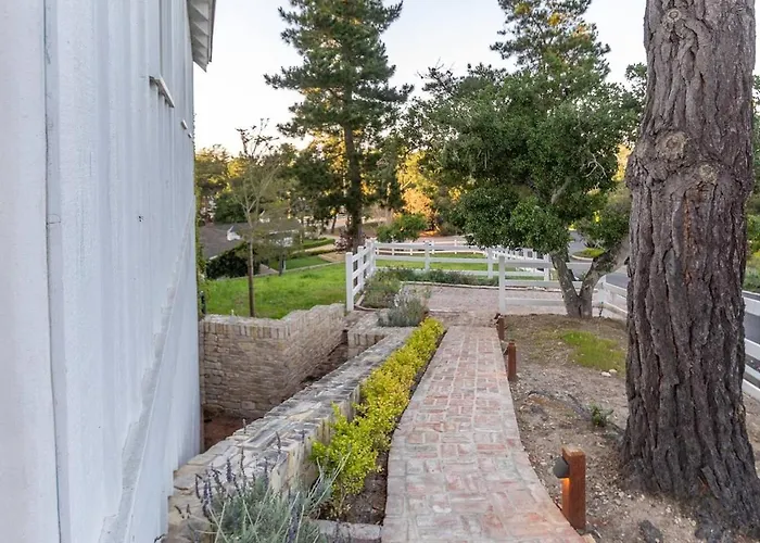 Romantic Carmel Cottage Note Water Pump Operates During The Day