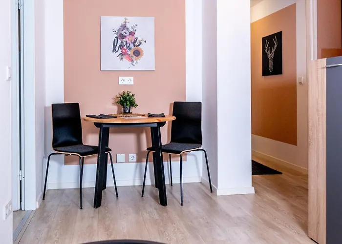 Ferienwohnung Schaaf, Zentrale Lage, Klimatisiert, Netflix, Inklusive Parkplatz