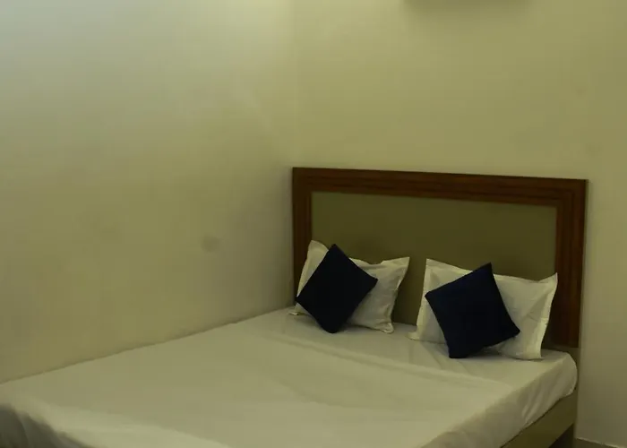 Hotel J K And Restaurant Couple Friendly