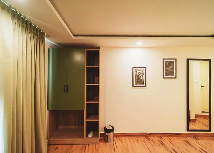 Dojee'S The Floral Home