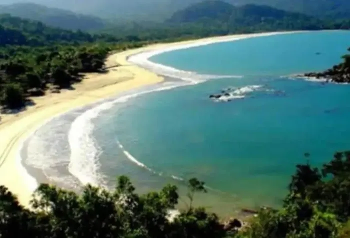 Yumi Chales Ilhabela