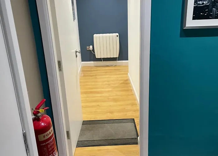 Sitwell Coastal Apartment With Free Parking