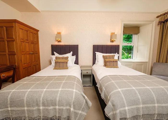 Ravenstone Manor