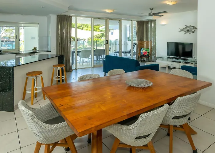 Waters Edge Apartment Cairns