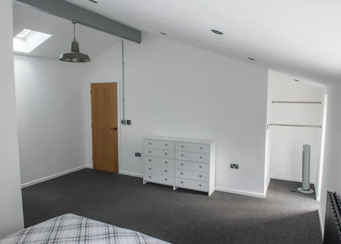 Toothbrush Apartments - Central Ipswich - Fore St
