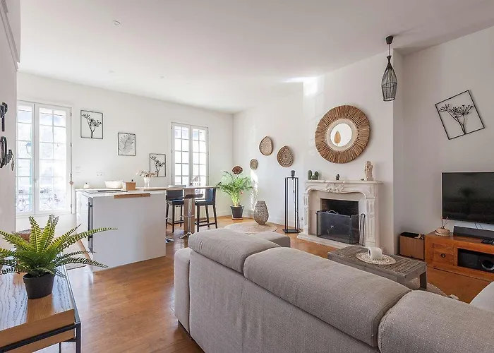Lesehan Appartement Aigues Mortes Vue Remparts