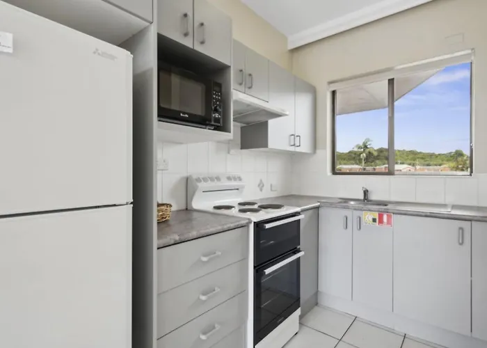 Ocean Parade 4 - Affordable, Pool, Spa, Cafes, Sleeps 4