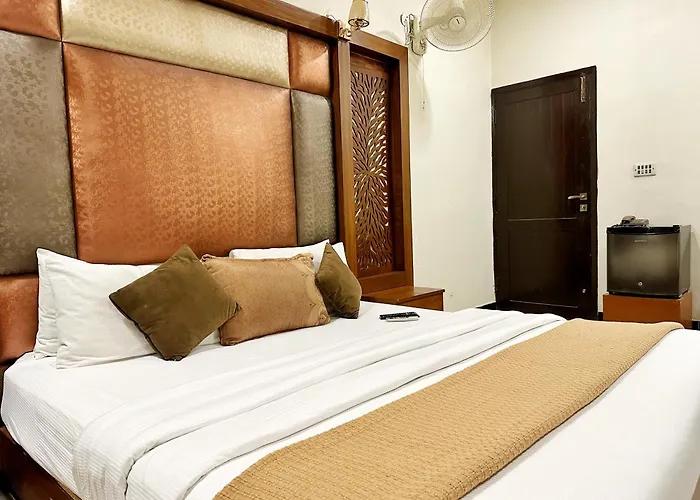 Sr Lounge Multan