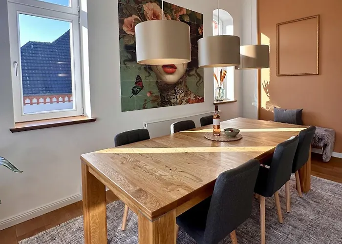 Stilvolle Altbauwohnung Mit Charme