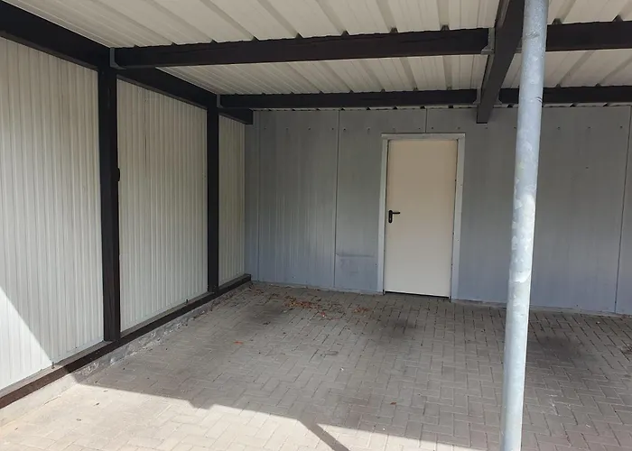 Ferienwohnug Mit Balkon Und Carport