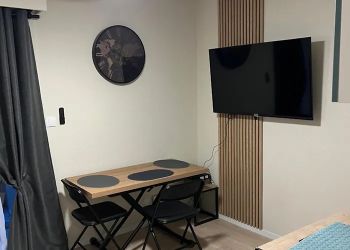 Studio Cosy Renove Climatise Avec Piscine Proche De Toutes Commodites