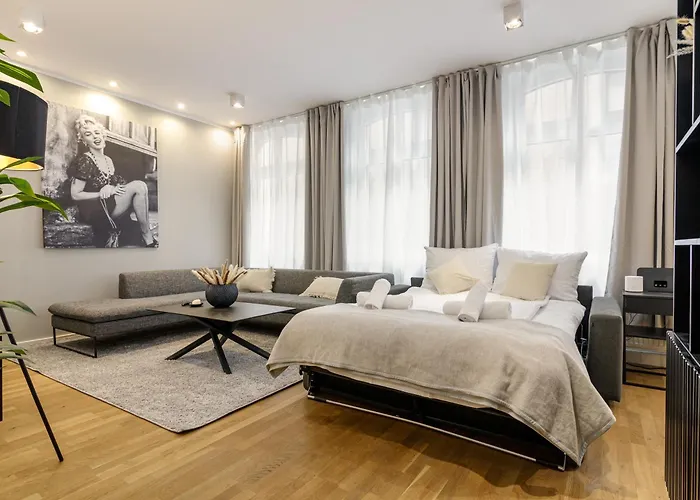 Elly Nine - Stylish Urban Apartments