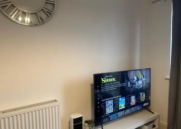 Apartment Near Luton Airport, Train Station & Football Club