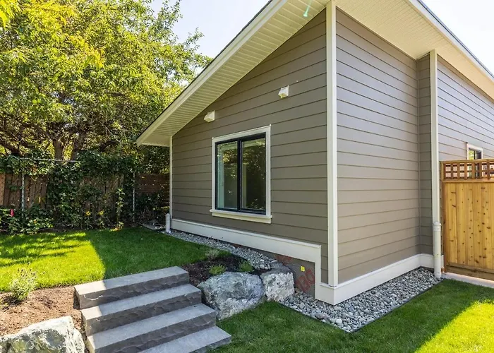 Cozy Saanich Cottage Ideal Location To Uvic And Downtown