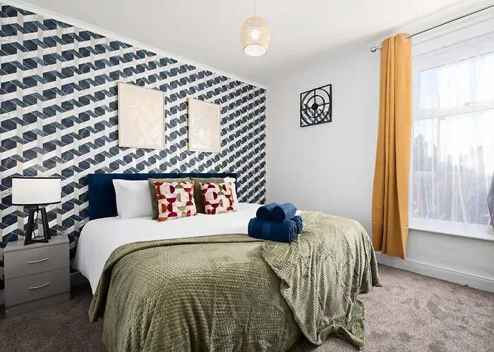 Sunny Seaside Paradise - Sleeps 5