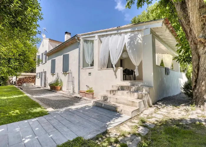 La Villa Aux Cypres Bleu