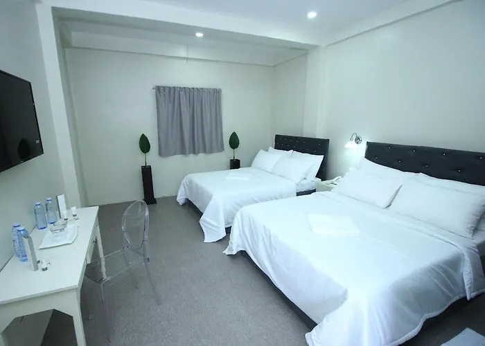 The Paragon Hotel And Restaurant