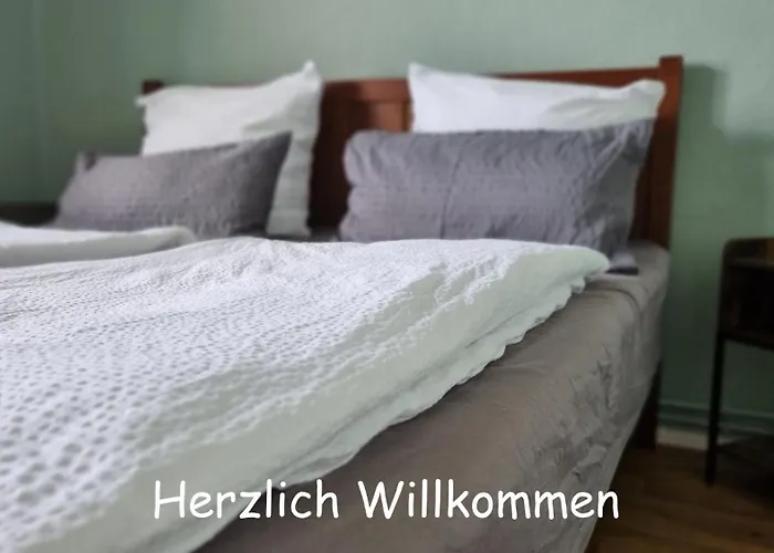 Design Apartment Mit Klimaanlage, Parkplatz, Netflix, Disney, Wallbox, Dominos Pizza, Bahnhof Falkensee 8Min - Berlin Hbf 23Min