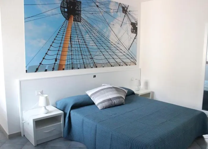 Hotel On The Promenade Of Stintino, Rooms With Air Conditioning And Private Bathroom