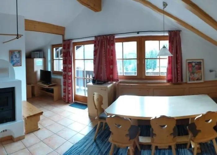 Ski In Out! Gemuetliche Dachgeschosswohnung