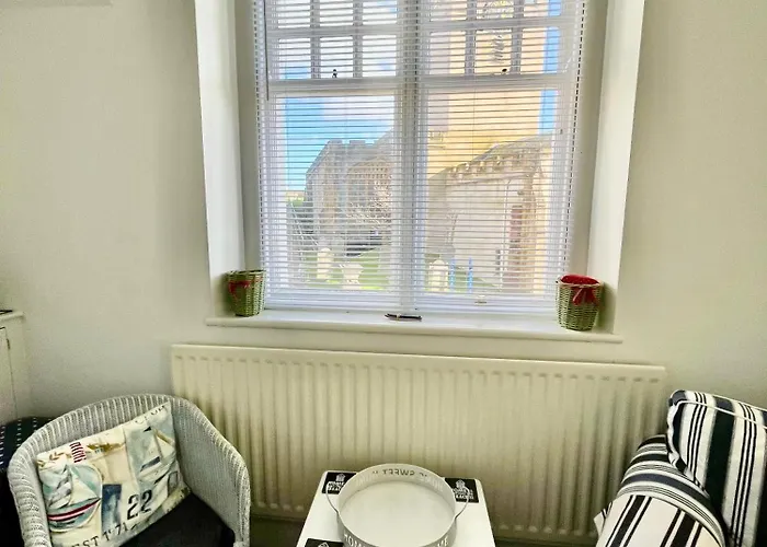 Lyme Regis Renovated Period Seaside Flat