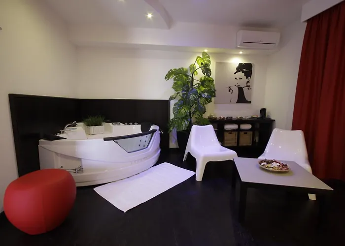 Hotel Paradise Airport