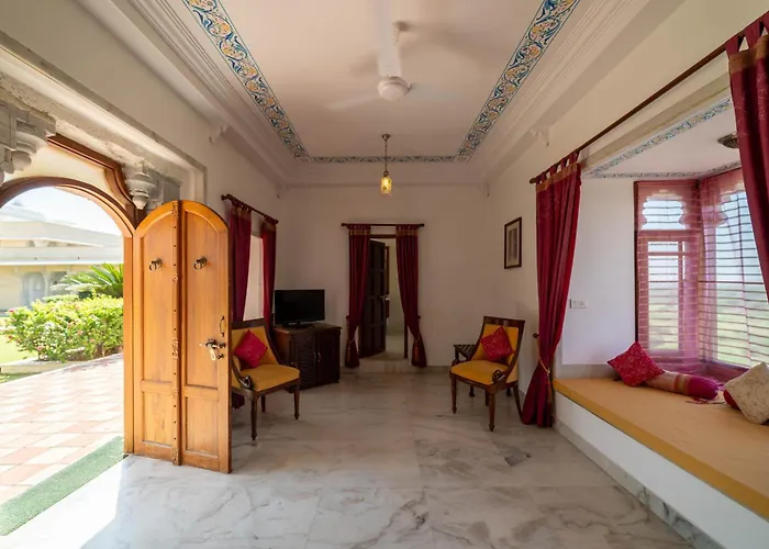 Rovers Luxe Stay - Sardargarh Heritage Fort, Near Udaipur