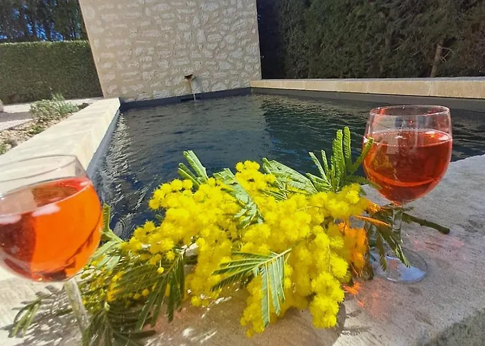 La Maison De Manon, 4-5Personnes, 75M2, Centre Village Avec Piscine Privee