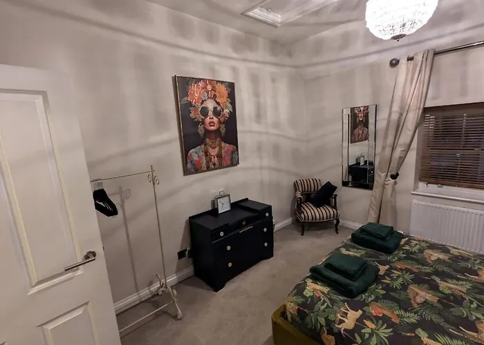 2 Bedroom Central Apartment