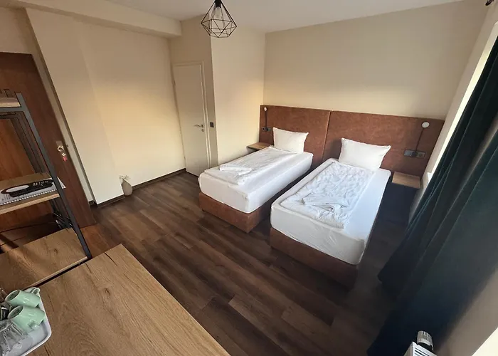 Hotel Capitol Zentrum - 24H -