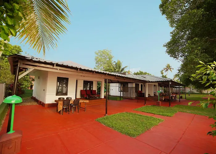 Illikkalam Lakeside Cottages Kumarakom Kerala