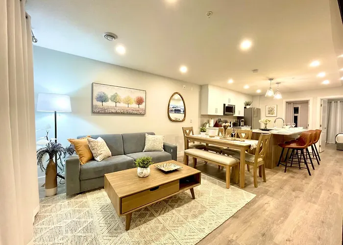 Mountain View Luxury Condo At Banff Entrance