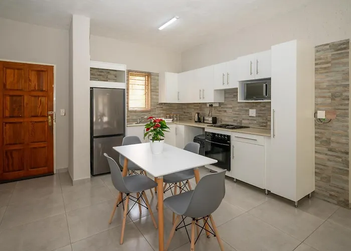 Self Checkin - Modern 2 Bedroom Retreat - 103