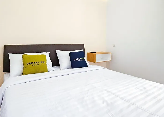 Urbanview Mj Hotel Syariah Cirebon By Reddoorz