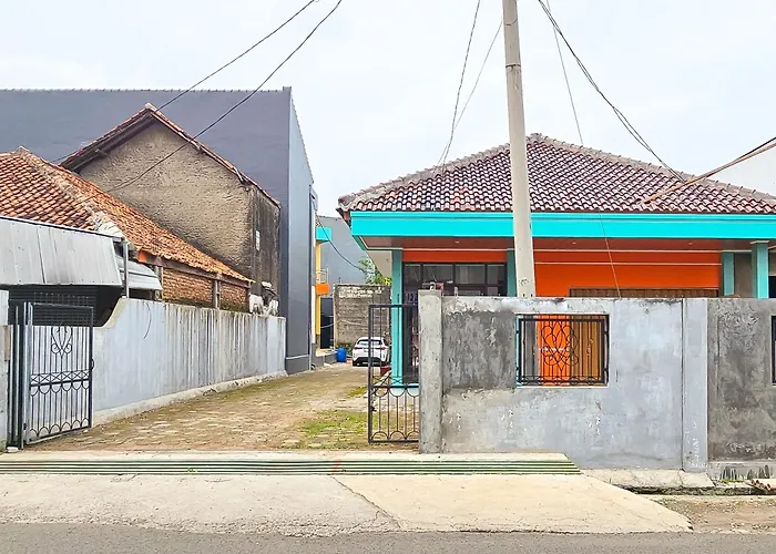 Urbanview Mj Hotel Syariah Cirebon By Reddoorz