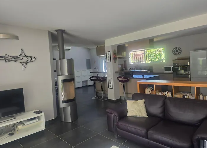 Maison 150 M2 Climatisee, Jardin, Piscine, 7 Pers