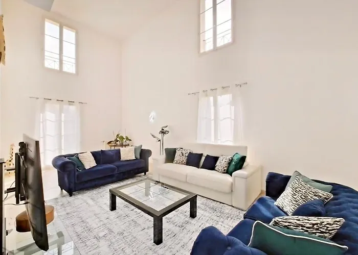 Family House For 14 - Disneyland Paris