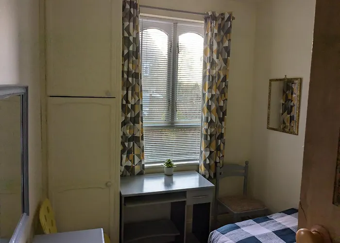 Apartment With Outside Patio And Car Space
