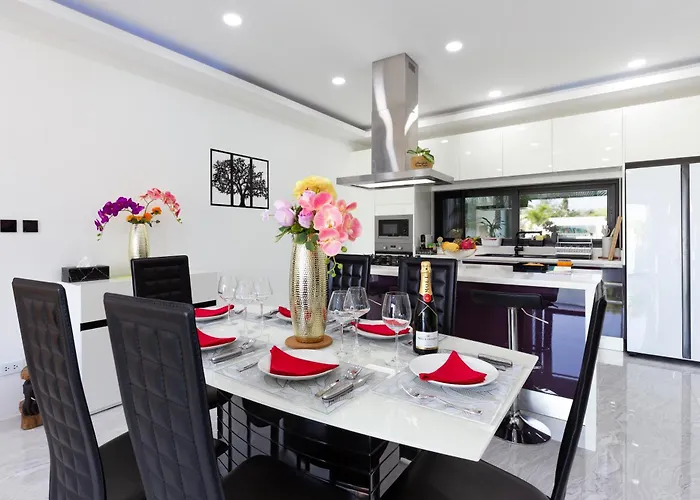 Zen Luxury Villa, Rooftop Bbq, Resort Pool & Kids Zone