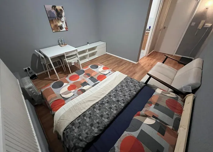Budget Accommodation Central Guildford 1 Bedroom Top Of Friary