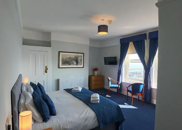 Royal Temple Yacht Club, Bar & Hotel, Pet Friendly!