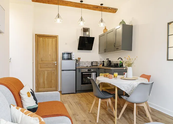 Old Town Antibes Superb New Flat, For 3, Ac, Wi-Fi